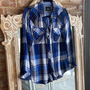 Rails button up